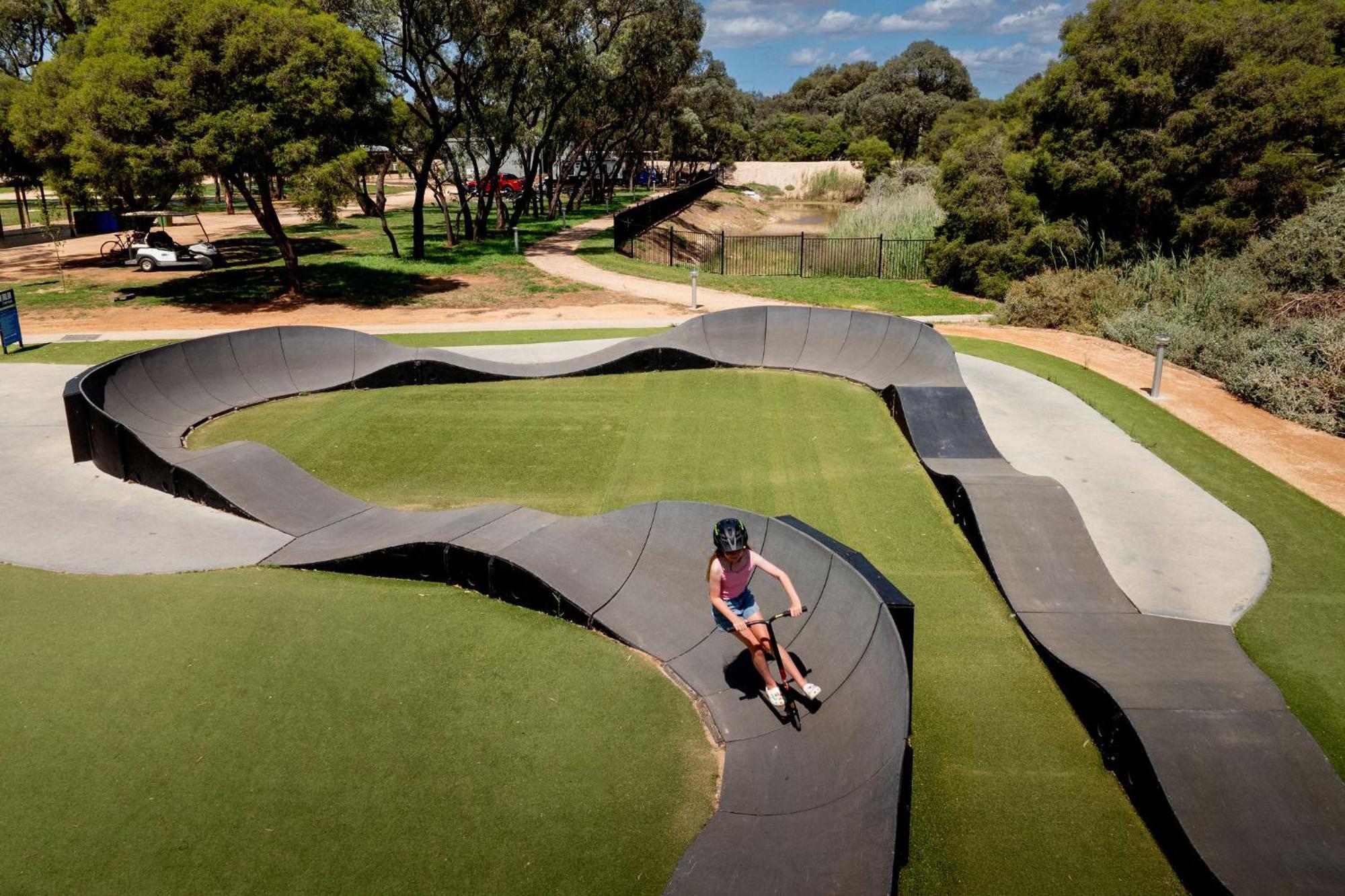 Big4 Renmark Riverfront Holiday Park Екстериор снимка