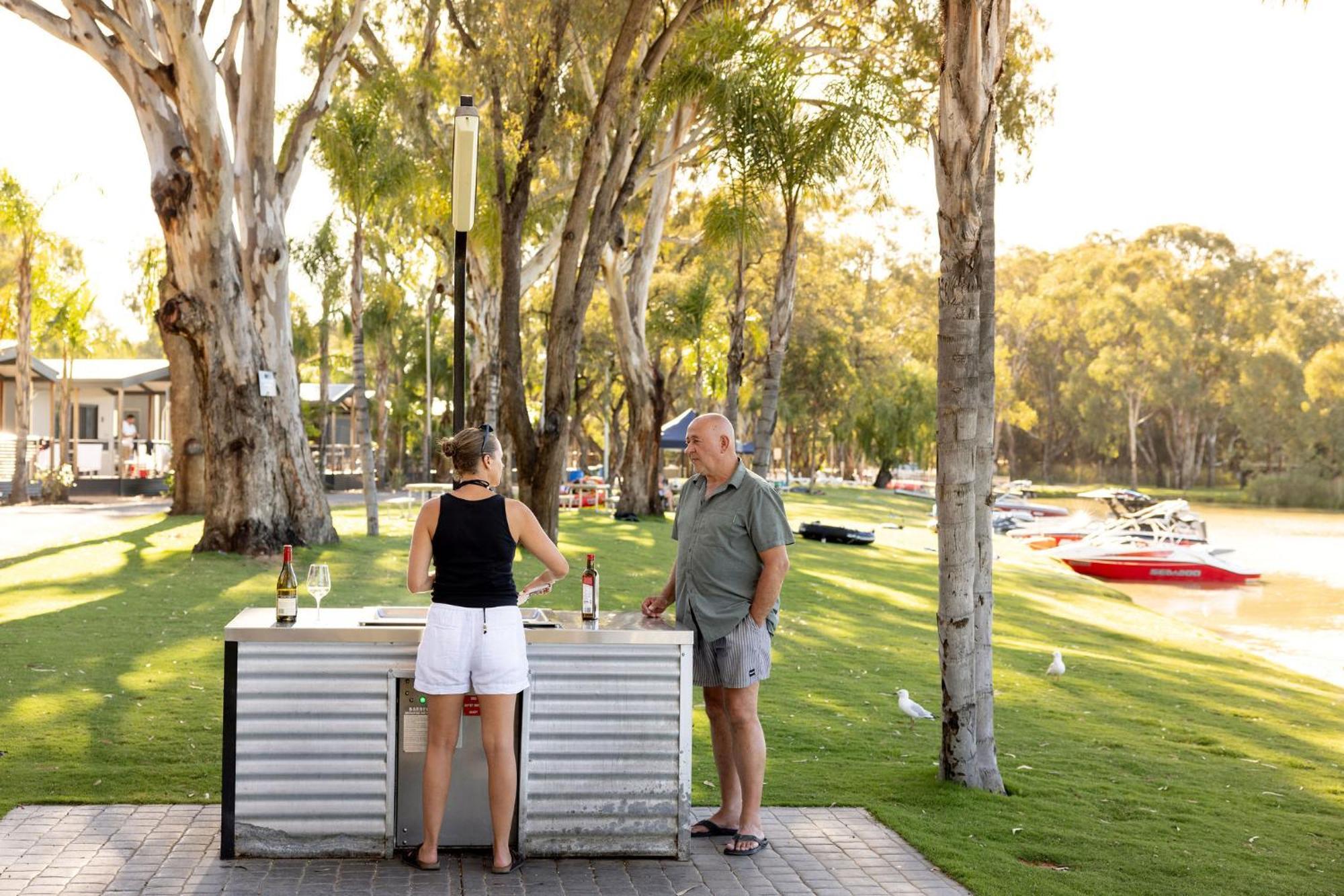 Big4 Renmark Riverfront Holiday Park Екстериор снимка