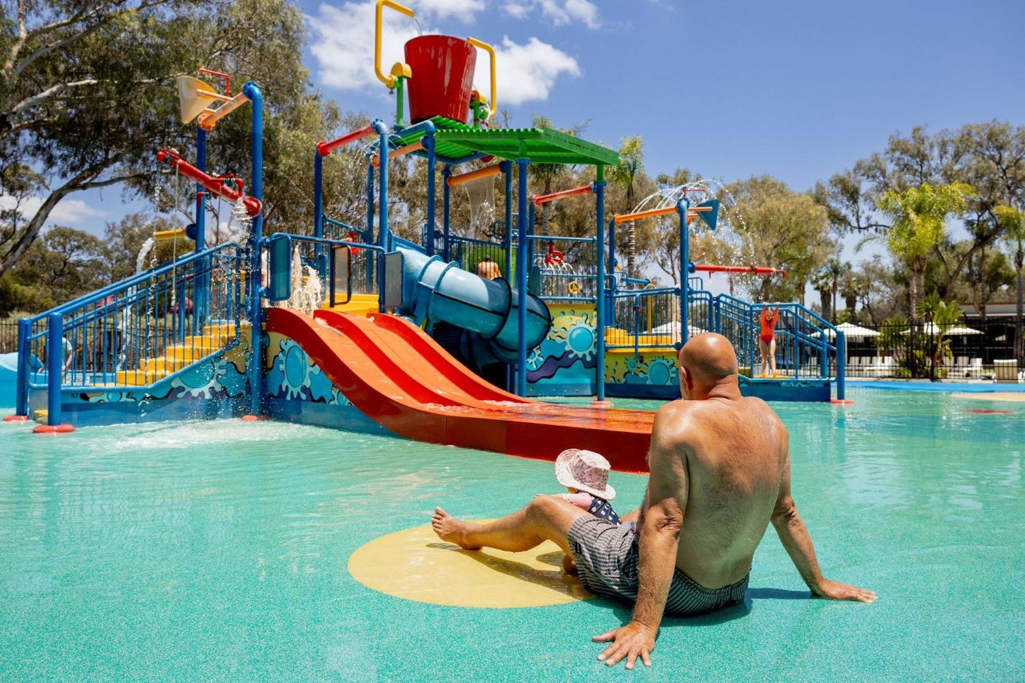 Big4 Renmark Riverfront Holiday Park Екстериор снимка