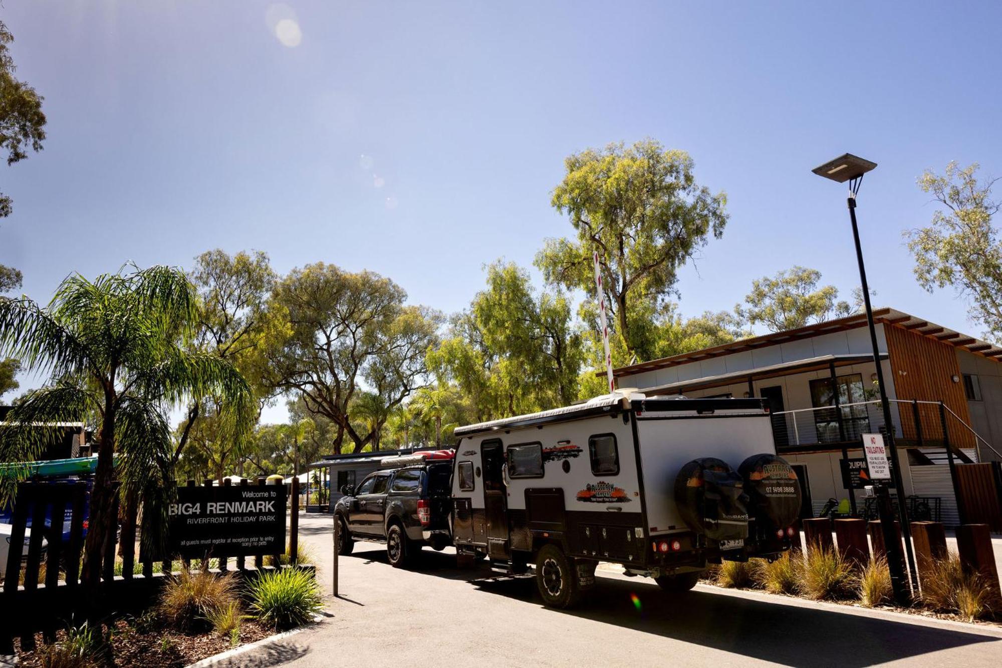 Big4 Renmark Riverfront Holiday Park Екстериор снимка