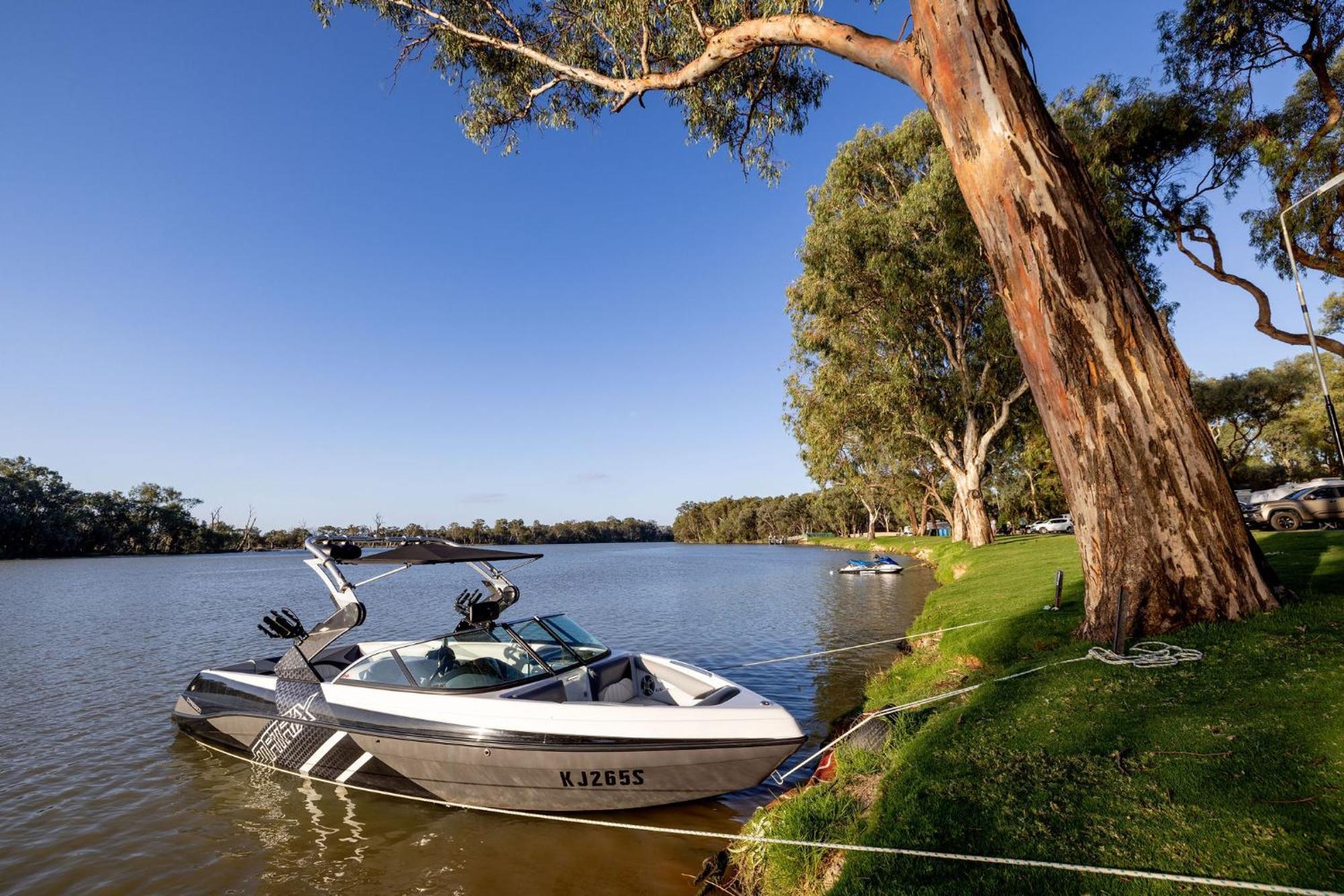 Big4 Renmark Riverfront Holiday Park Екстериор снимка